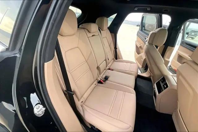 2022 Porsche Cayenne Cayenne