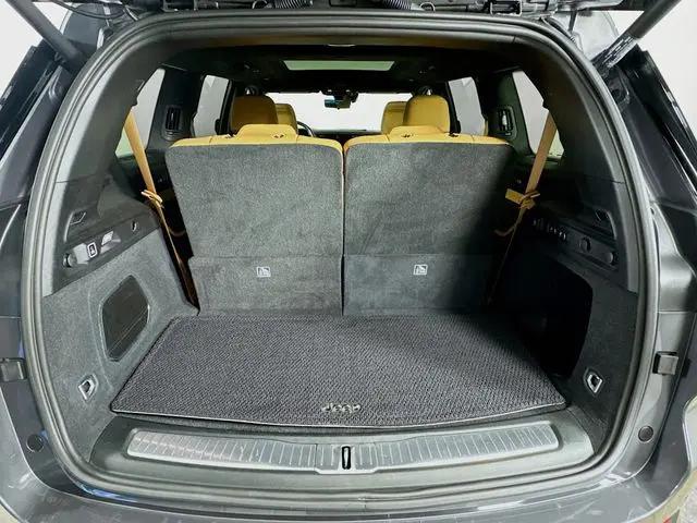 2025 Jeep Grand Cherokee L Summit Reserve 4x4
