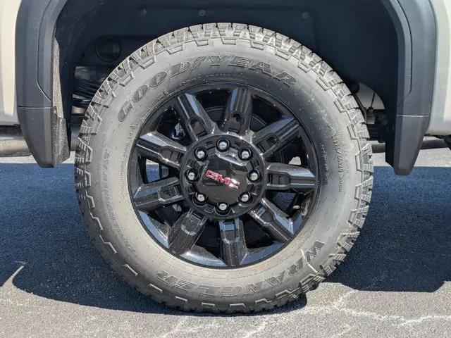 2026 GMC Sierra 2500HD Crew Cab, Standard Bed, AT4, 4WD