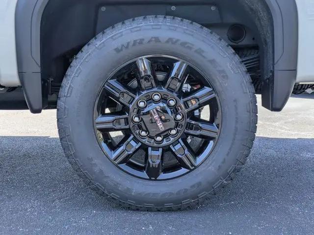 2026 GMC Sierra 2500HD Crew Cab, Standard Bed, AT4, 4WD