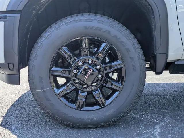 2026 GMC Sierra 2500HD Crew Cab, Standard Bed, AT4, 4WD