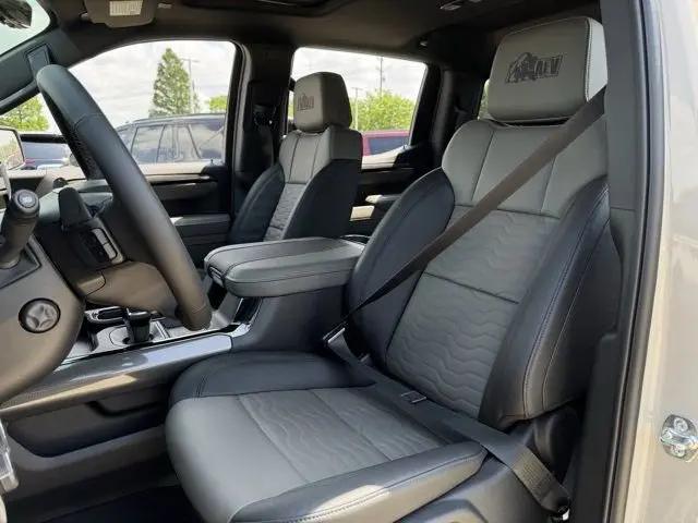 2026 Chevrolet Silverado 1500 4WD Crew Cab Short Bed ZR2
