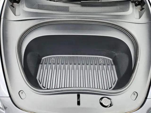 2025 Tesla Model 3 Long Range Rear-Wheel Drive