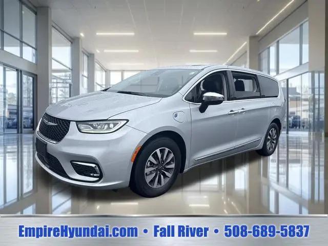 2023 Chrysler Pacifica Hybrid Limited for sale in Fall River, MA