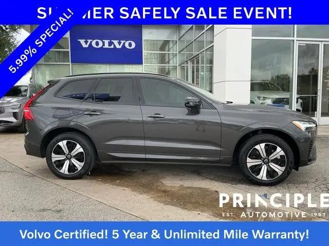 2024 Volvo XC60 Recharge T8 Plus Dark Theme