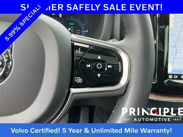 2024 Volvo XC60 Recharge T8 Plus Dark Theme