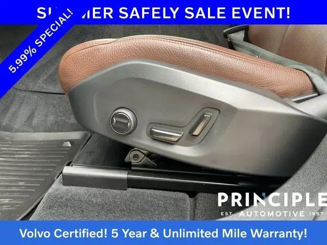 2024 Volvo XC60 Recharge T8 Plus Dark Theme