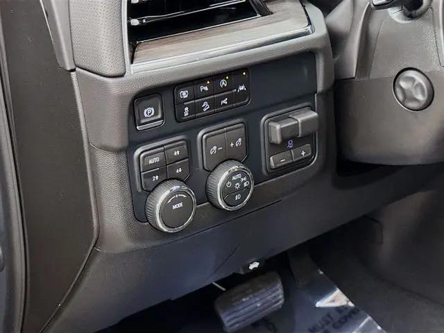 2025 Chevrolet Suburban 4WD Premier