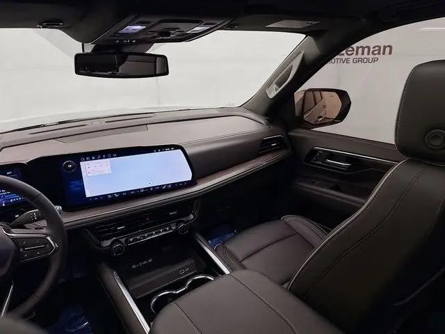 2025 Chevrolet Suburban 4WD Premier