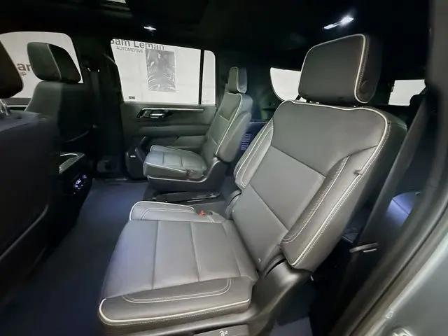 2025 Chevrolet Suburban 4WD Premier