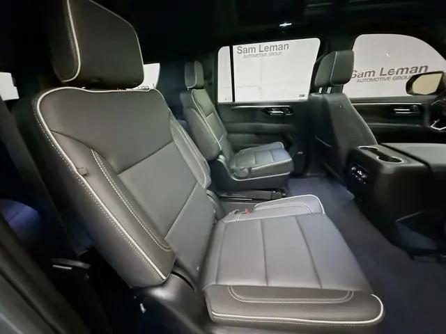 2025 Chevrolet Suburban 4WD Premier