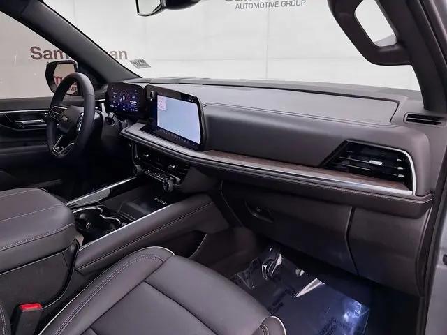 2025 Chevrolet Suburban 4WD Premier