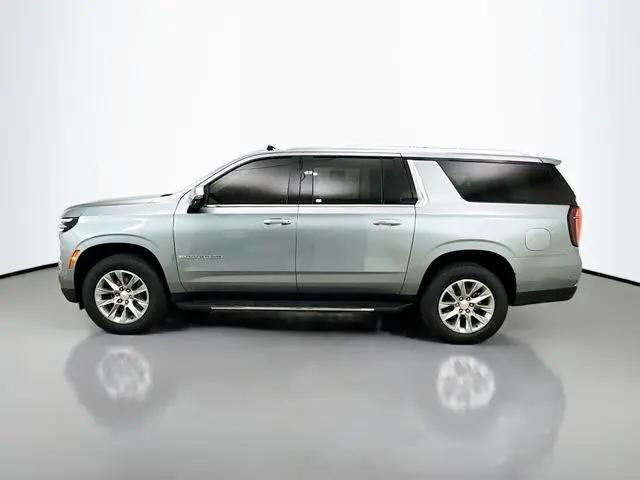 2025 Chevrolet Suburban 4WD Premier
