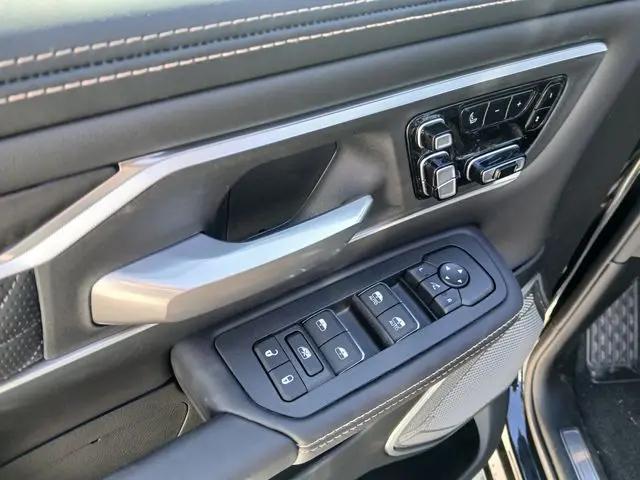 2026 Ram 1500 Tungsten Crew Cab 4x4 5'7" Box