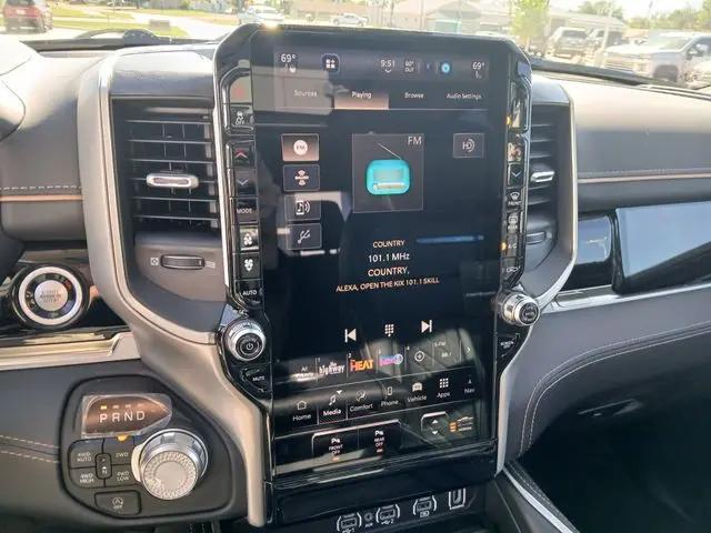 2026 Ram 1500 Tungsten Crew Cab 4x4 5'7" Box