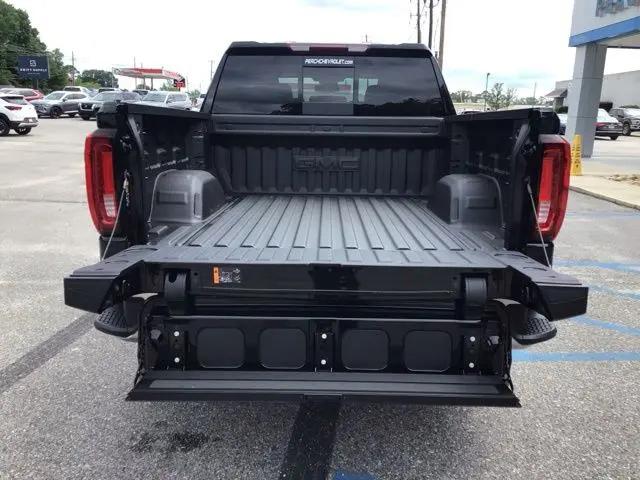 2026 GMC Sierra 1500 Crew Cab, Short Bed, SLT, 4WD