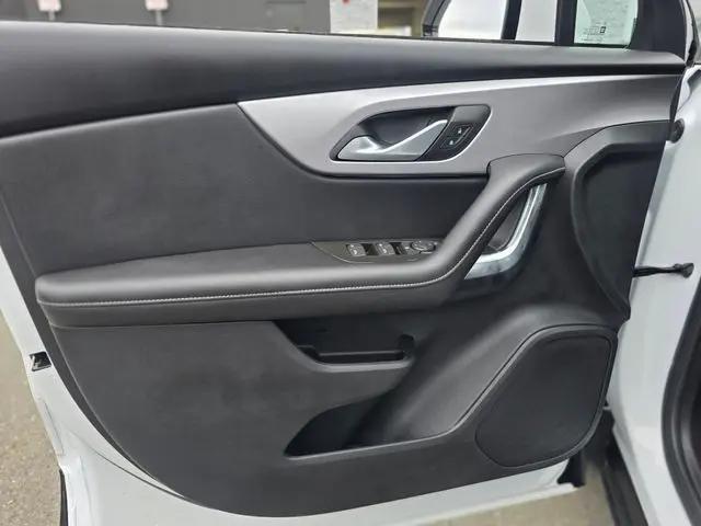 2025 Chevrolet Blazer FWD 2LT