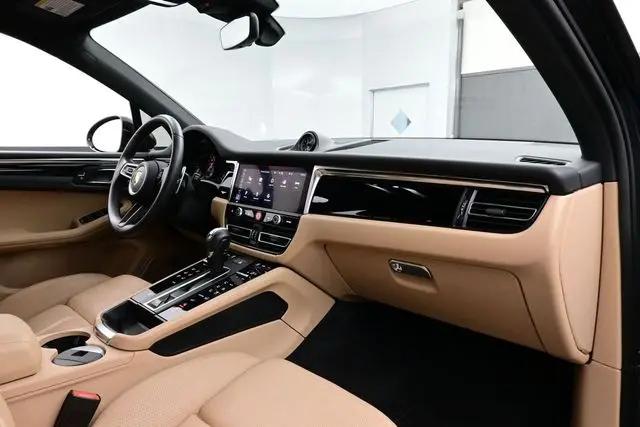 2025 Porsche Macan Macan