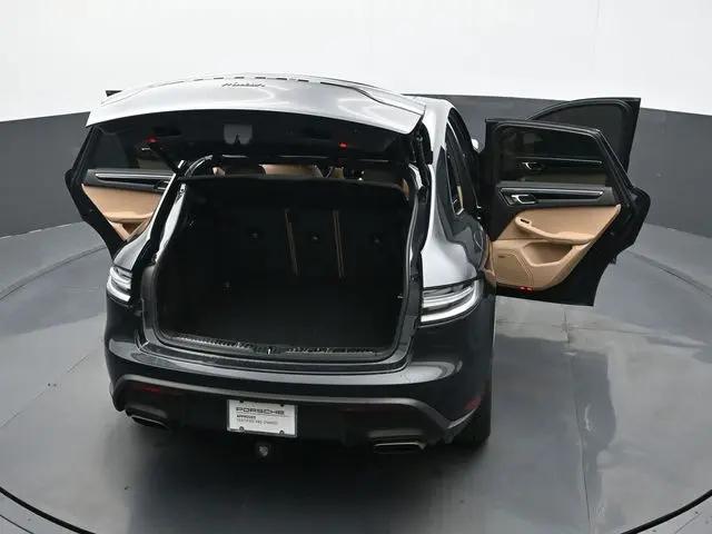 2025 Porsche Macan Macan