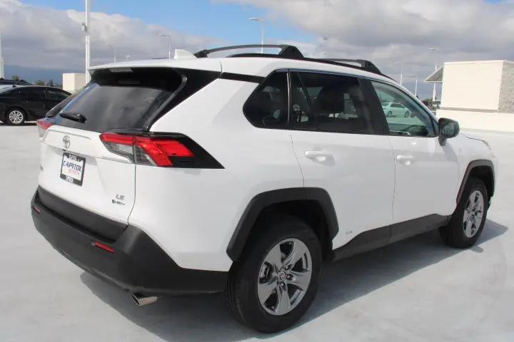 2025 Toyota RAV4 Hybrid LE