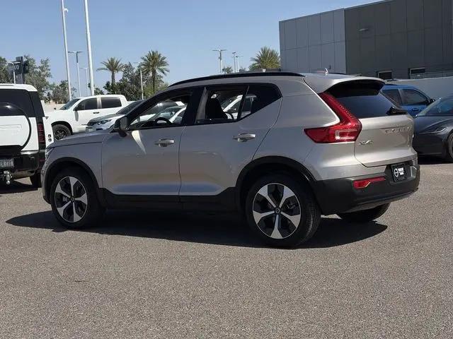 2023 Volvo XC40 B5 Plus Dark Theme