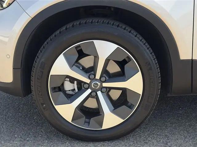 2023 Volvo XC40 B5 Plus Dark Theme