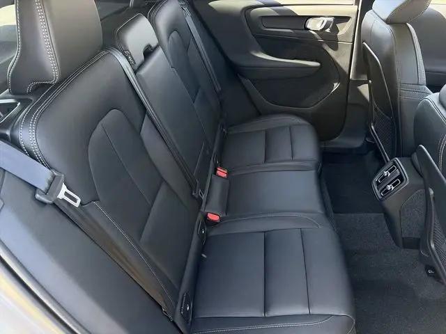 2023 Volvo XC40 B5 Plus Dark Theme