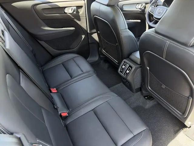 2023 Volvo XC40 B5 Plus Dark Theme