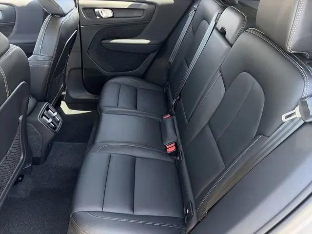 2023 Volvo XC40 B5 Plus Dark Theme