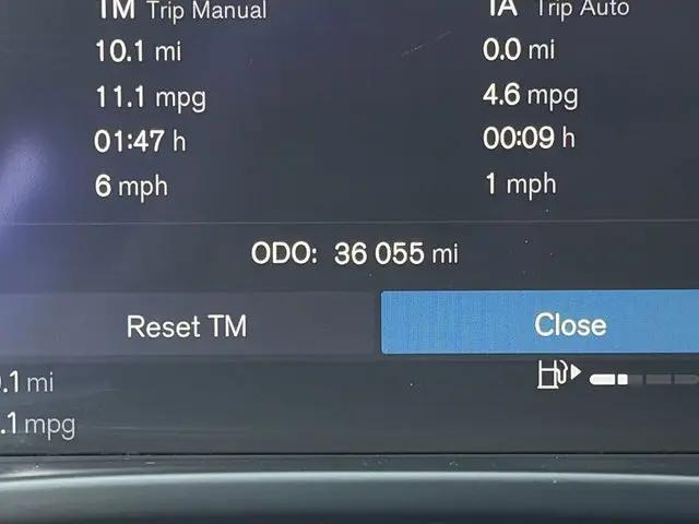 2023 Volvo XC40 B5 Plus Dark Theme
