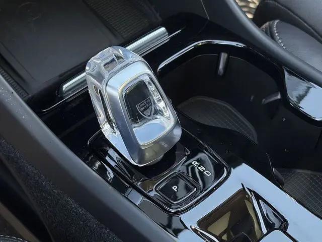 2023 Volvo XC40 B5 Plus Dark Theme