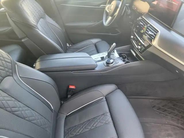 2023 BMW M5 i xDrive