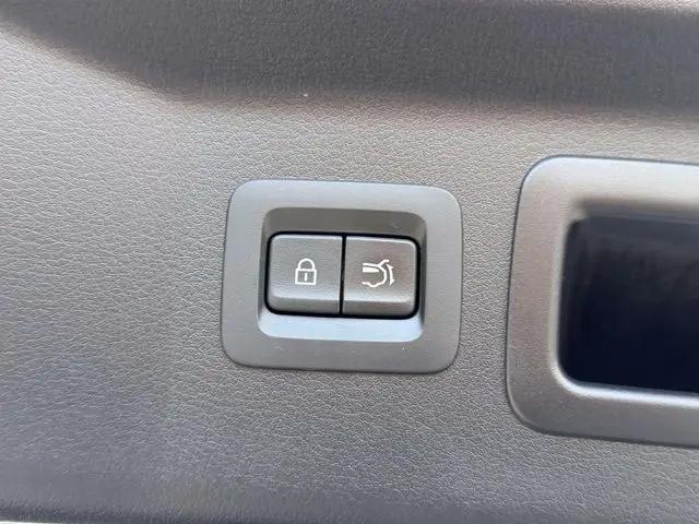 2024 Mazda X-90 3.3 Turbo Select