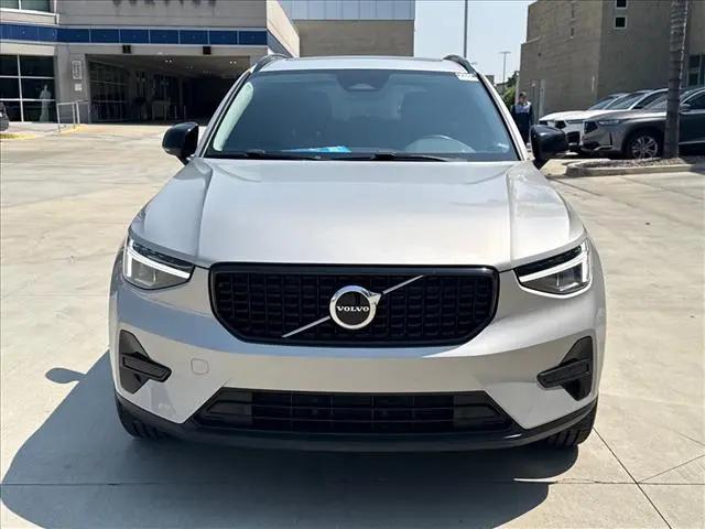 2024 Volvo XC40 Core