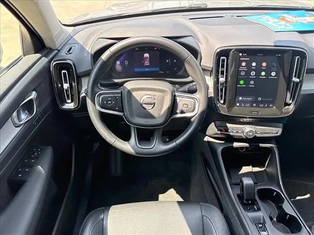 2024 Volvo XC40 Core