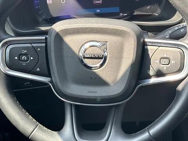 2024 Volvo XC40 Core