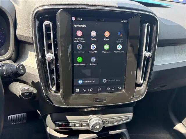 2024 Volvo XC40 Core