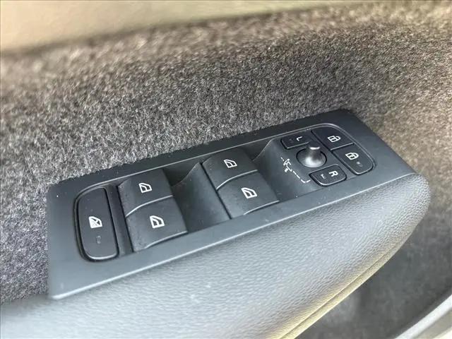 2024 Volvo XC40 Core