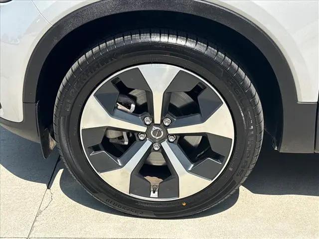 2024 Volvo XC40 Core