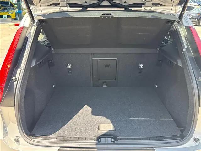 2024 Volvo XC40 Core