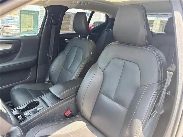 2024 Volvo XC40 Core