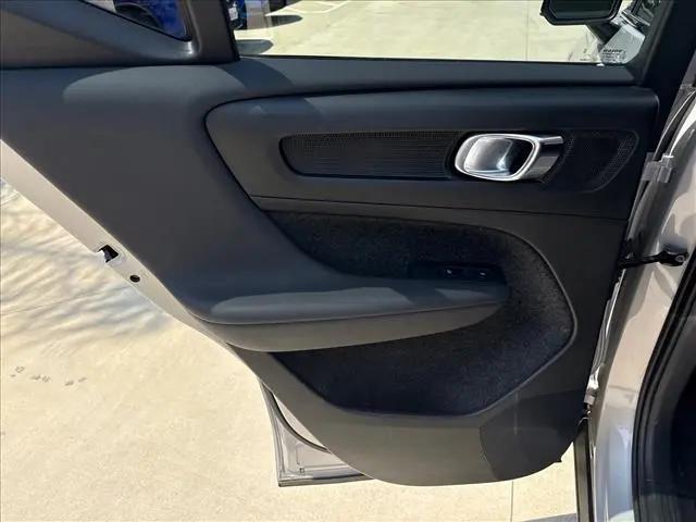 2024 Volvo XC40 Core