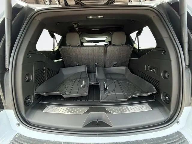 2026 Chevrolet Suburban Premier, 4WD