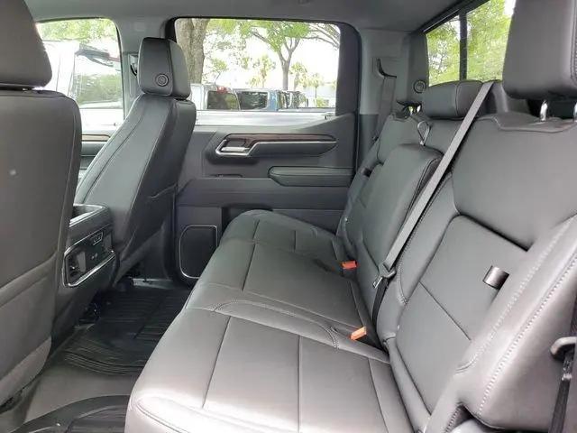 2026 GMC Sierra 1500 Crew Cab, Short Bed, SLT, 4WD