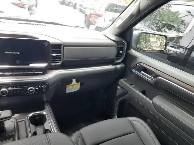 2026 GMC Sierra 1500 Crew Cab, Short Bed, SLT, 4WD