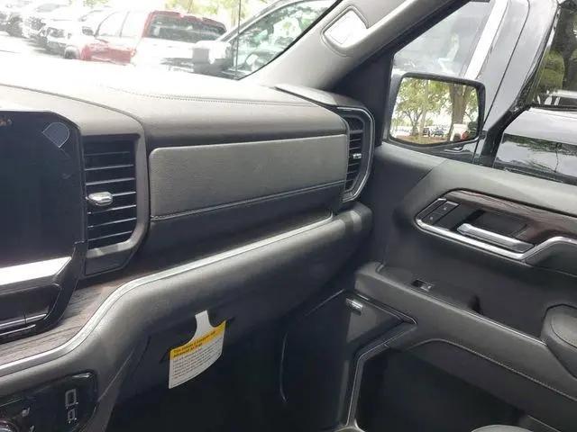 2026 GMC Sierra 1500 Crew Cab, Short Bed, SLT, 4WD