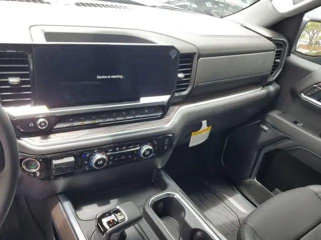 2026 GMC Sierra 1500 Crew Cab, Short Bed, SLT, 4WD