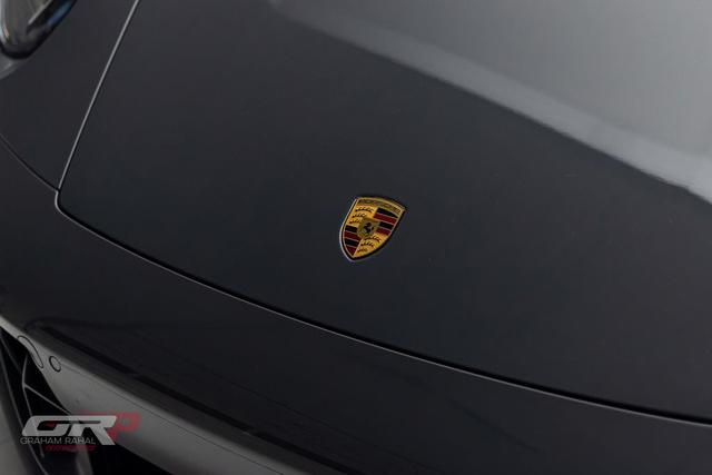 2025 Porsche 911 Carrera 4 GTS