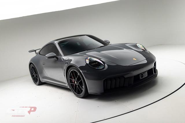 2025 Porsche 911 Carrera 4 GTS