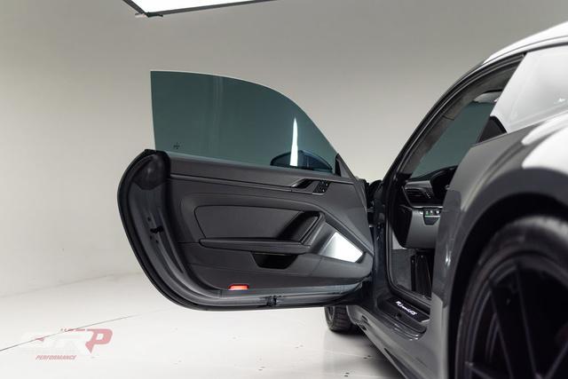 2025 Porsche 911 Carrera 4 GTS